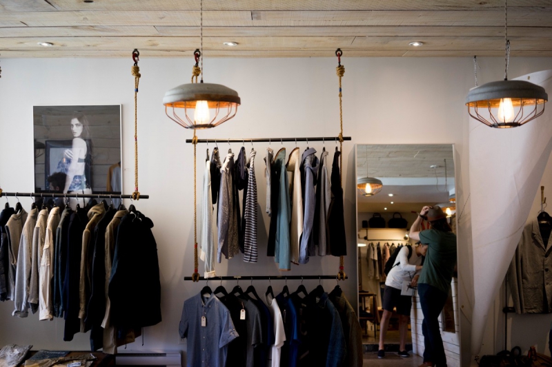 magasin-MONS-min_clothing_store_shop_boutique_men's_fashion_clothes_business_retail_shopping-1062572