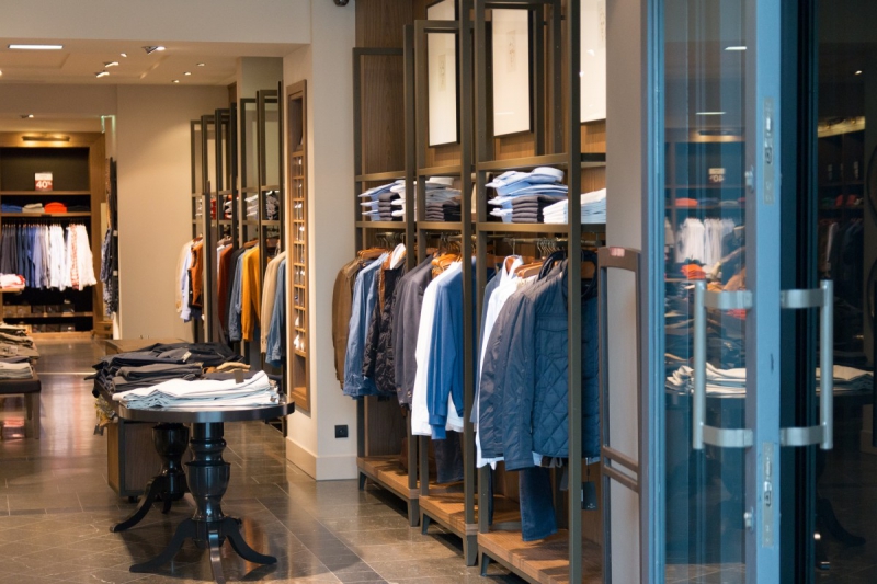 magasin-MONS-min_shop_clothes_clothing_shopping_mall_shopping_kielce_crown_poland-862477